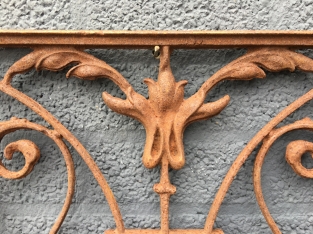 Balkongeländer, Fenstergestell, Gusseisenablage